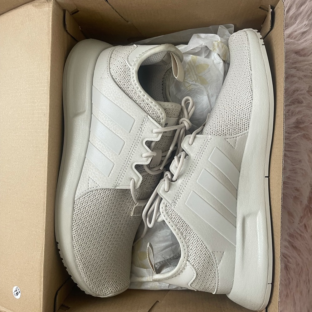 ADIDAS BEIGE MONOCHROME SNEAKER